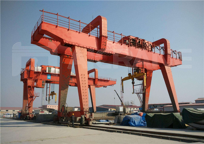 Double-girder overhead crane lifting capacity of 30 tons for sale